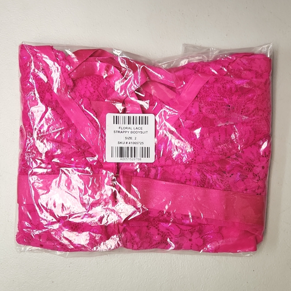 ❤️NWT TORRID LINGERIE HOT PINK BODYSUIT - STRAPPY FLORAL LACE PLUS SIZE - Picture 3 of 10